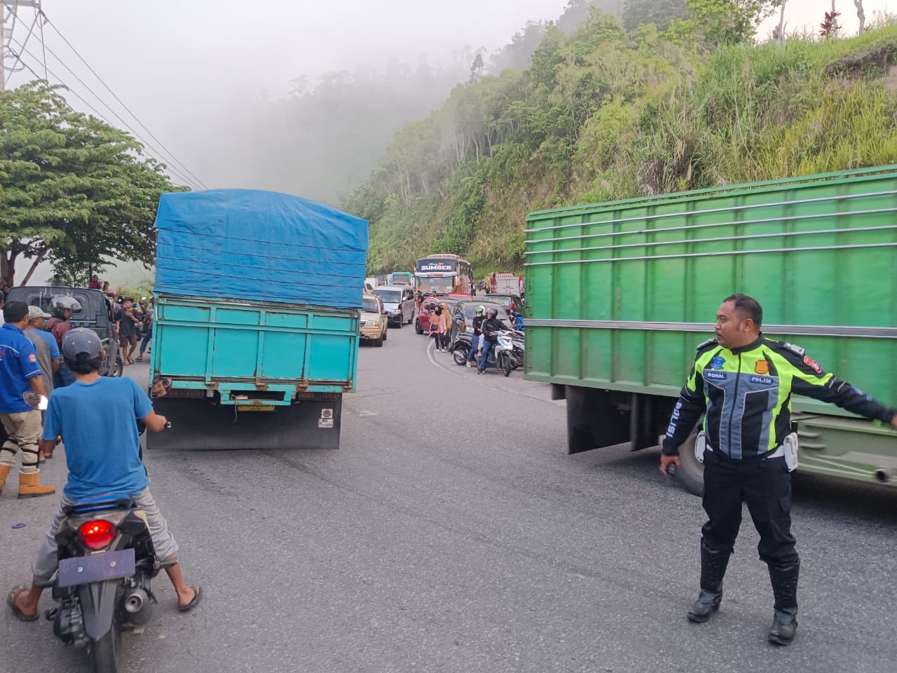 Minibus Terjun Ke Jurang Kebun Kopi, Tiga Penumpang Meninggal Dunia ...